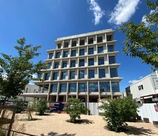 Plus de détails pour Bureau, Local commercial à louer