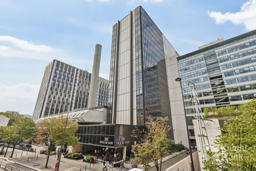 177-185 Rue De Bercy, Paris à louer - Photo de l’immeuble – Image 1 sur 9