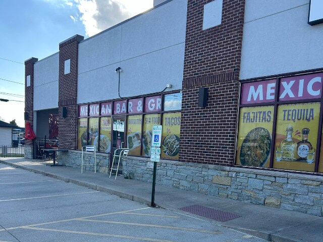 325 N Main St, Chatham, IL à louer - Photo de l’immeuble – Image 2 sur 8