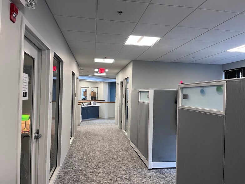 492 Norristown Rd, Blue Bell, PA à louer - Photo de l’immeuble – Image 3 sur 16