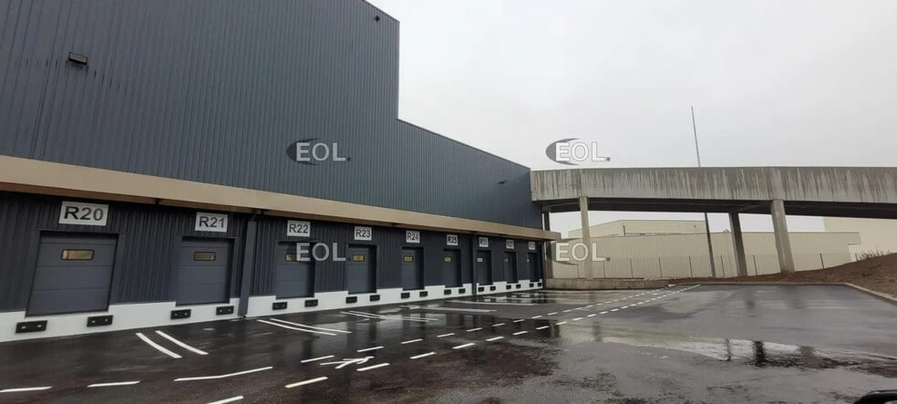 Industriel/Logistique dans Corbas à louer - Photo de l’immeuble – Image 2 sur 9