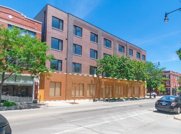 1334 W Devon Ave, Chicago, IL à louer - Photo de l’immeuble – Image 2 sur 8