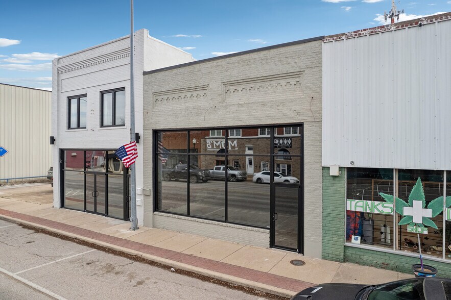 214 E Rogers Blvd, Skiatook, OK à vendre - Photo de l’immeuble – Image 2 sur 14