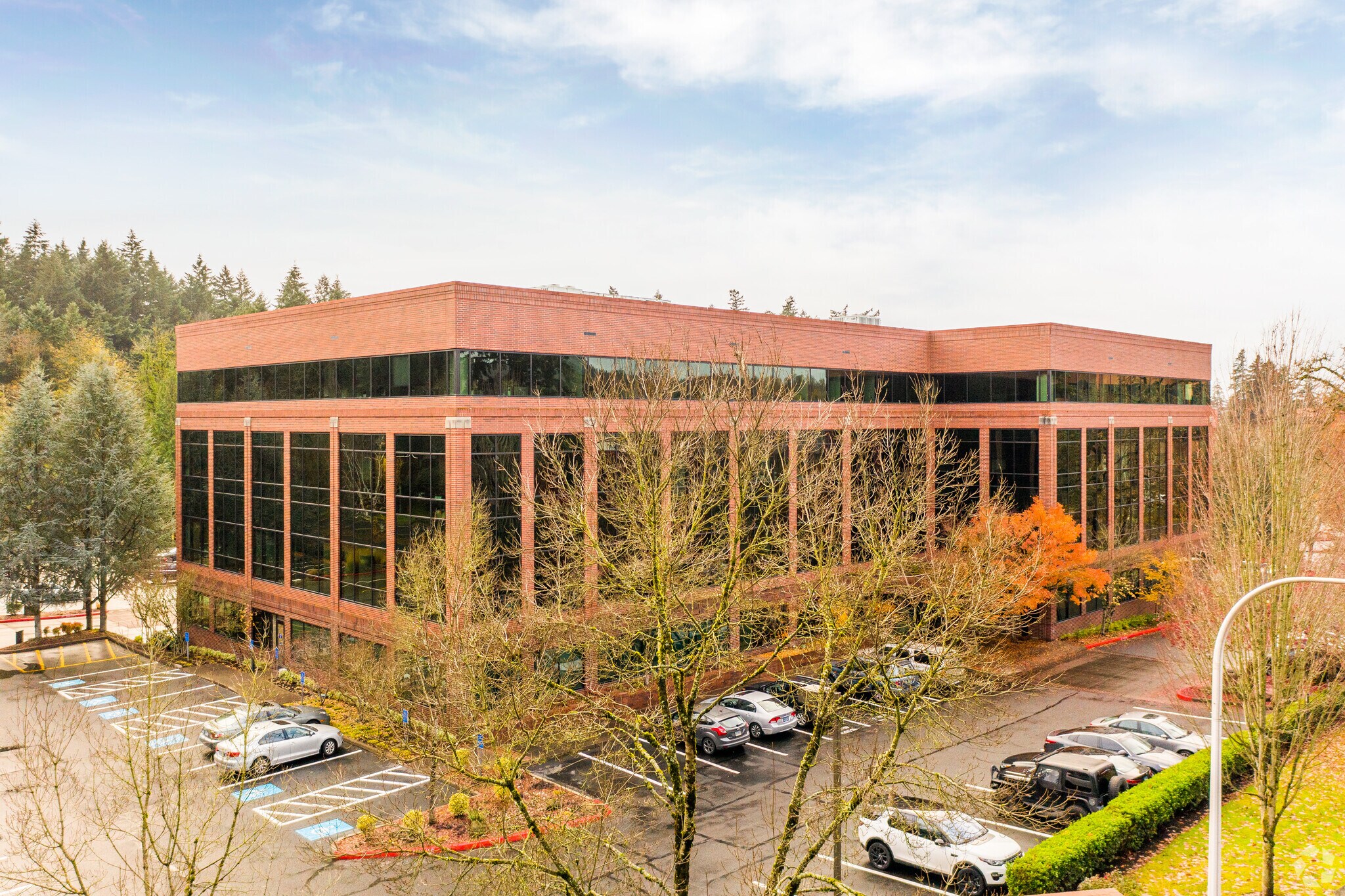 4800 meadows Rd, Lake Oswego, OR à louer Photo de l’immeuble– Image 1 sur 19
