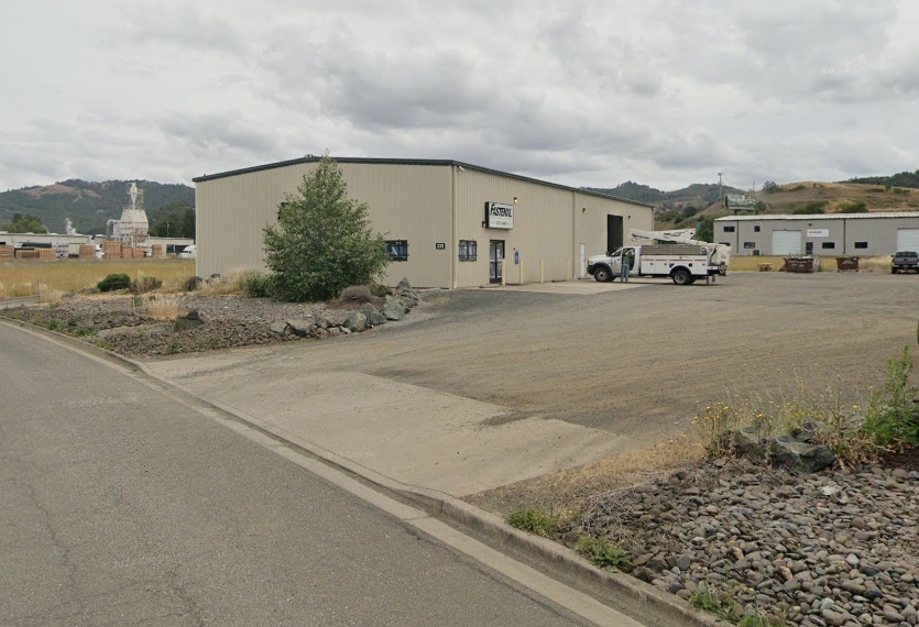 239 Industrial Dr, Roseburg, OR à louer - Photo de l’immeuble – Image 3 sur 9