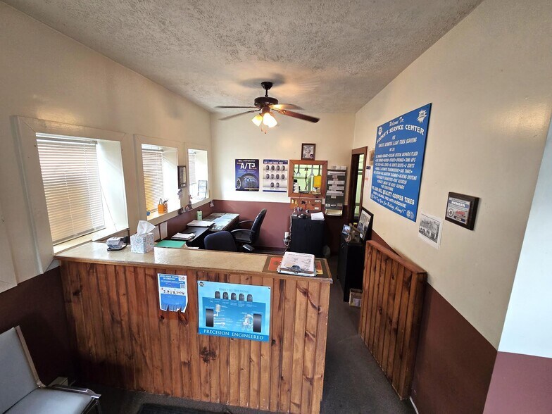 142 Lenox Ave, Oneida, NY à vendre - Photo de l’immeuble – Image 2 sur 5