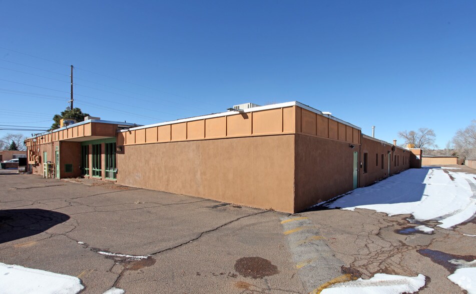 313-317 Camino Alire, Santa Fe, NM à louer - Photo de l’immeuble – Image 3 sur 3