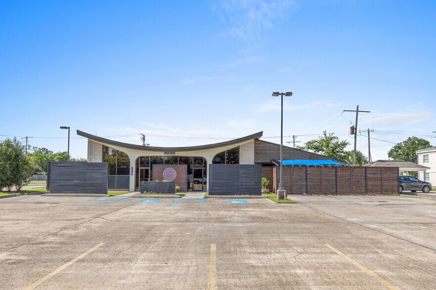 710 Dr Michael Debakey Dr, Lake Charles, LA à vendre - Photo de l’immeuble – Image 2 sur 15