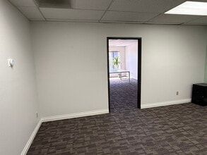 7670 Opportunity Rd, San Diego, CA à louer Photo intérieure– Image 1 sur 2