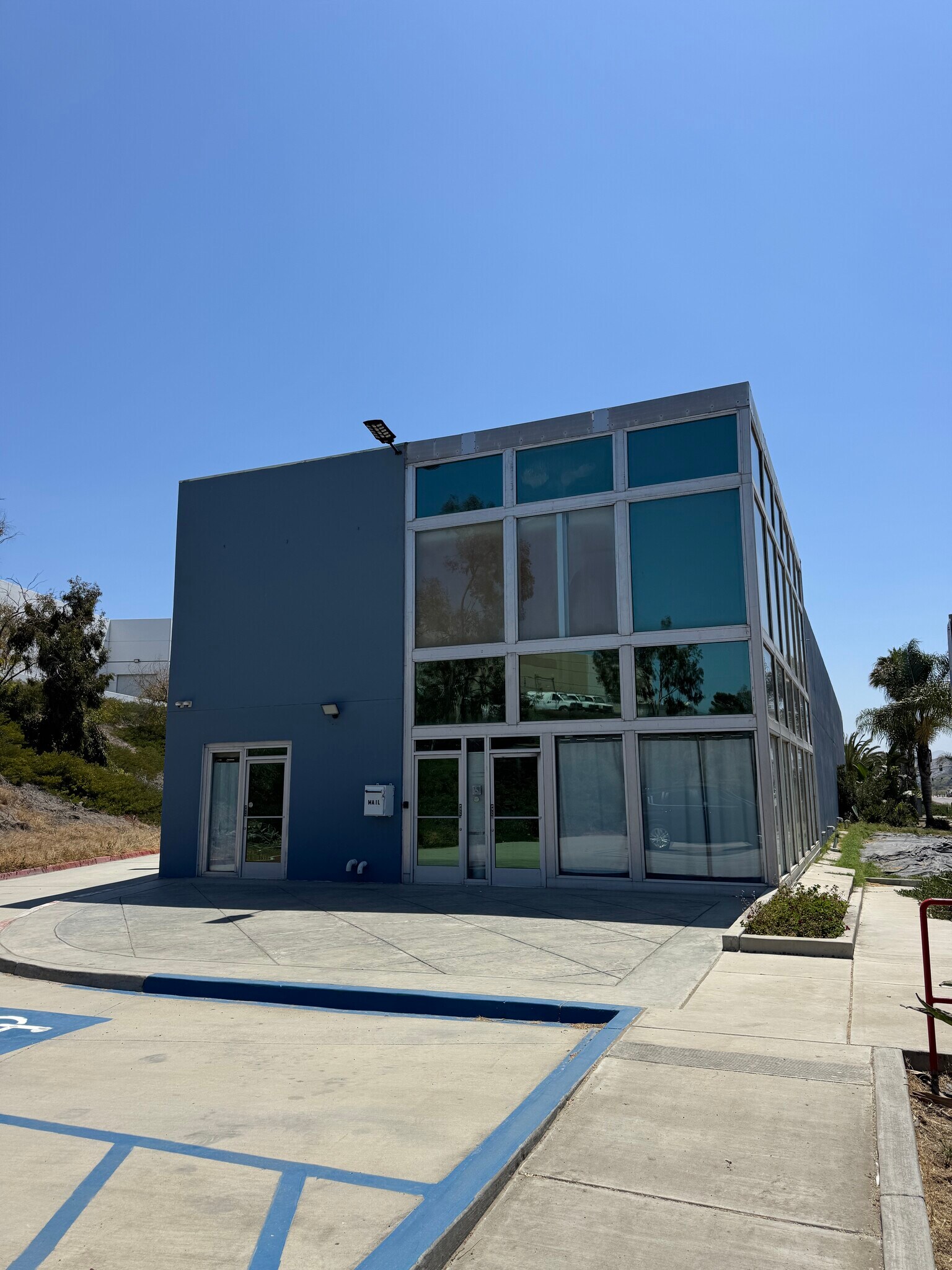 725 Main St, Chula Vista, CA à louer Photo de l’immeuble– Image 1 sur 12