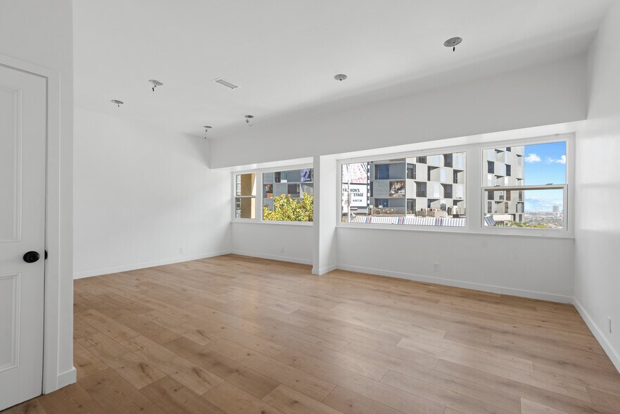 8519-8527 W Sunset Blvd, West Hollywood, CA à louer - Photo intérieure – Image 3 sur 7