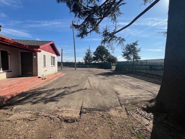 9690 Monterey Rd, Morgan Hill, CA à louer - Photo de l’immeuble – Image 3 sur 5