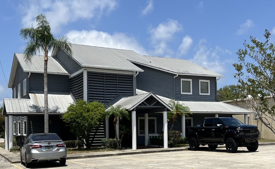 971 Virginia Ave, Palm Harbor, FL à vendre - Photo de l’immeuble – Image 1 sur 12