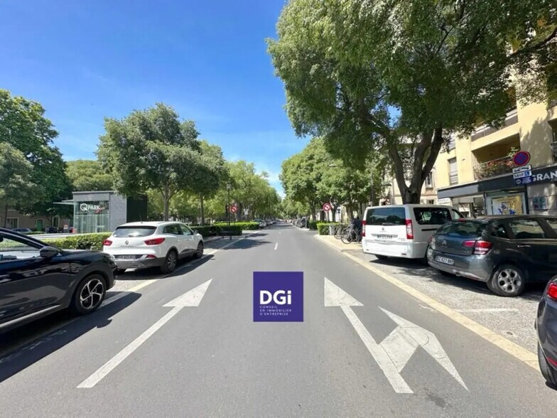 Local commercial dans Nîmes à louer - Photo de l’immeuble – Image 1 sur 4