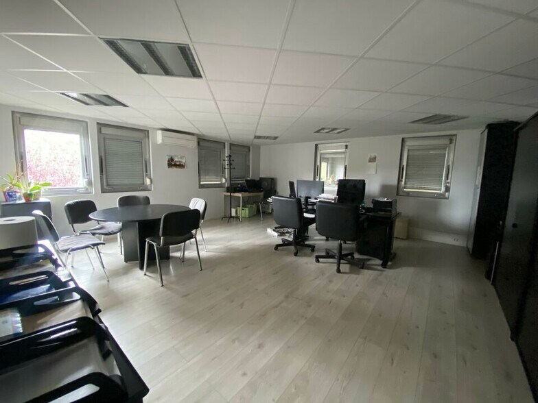 Bureau dans Pantin à louer - Photo intérieure – Image 3 sur 9
