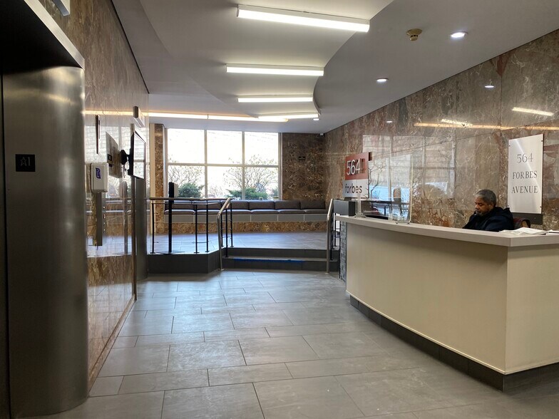 564 Forbes Ave, Pittsburgh, PA à louer - Photo intérieure – Image 3 sur 6