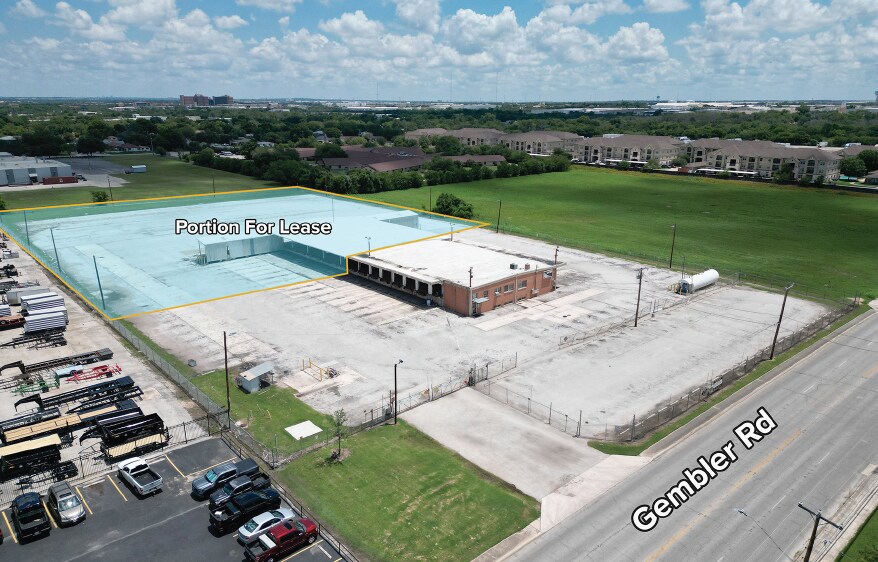 423-427 Gembler Rd, San Antonio, TX à louer - Photo de l’immeuble – Image 1 sur 2