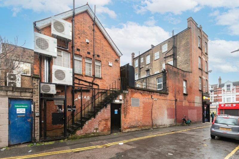 67 High St, Londres à vendre - Photo de l’immeuble – Image 2 sur 2