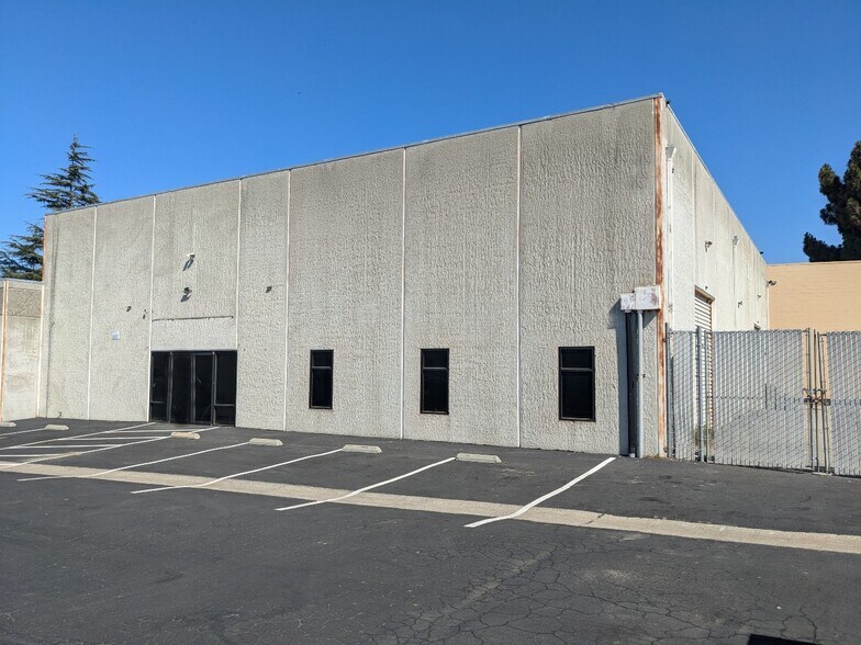 5 Hangar Way, Watsonville, CA à louer - Photo de l’immeuble – Image 1 sur 13