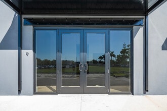 1930 N 30th Rd, Hollywood, FL à louer Photo de l’immeuble– Image 1 sur 13