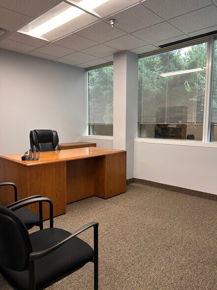 1000 Crawford Pl, Mount Laurel, NJ à louer - Photo de l’immeuble – Image 2 sur 9
