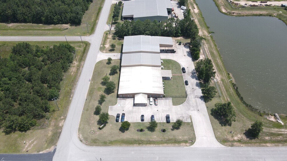 18914 E Industrial Pkwy, New Caney, TX à vendre - Photo de l’immeuble – Image 2 sur 27