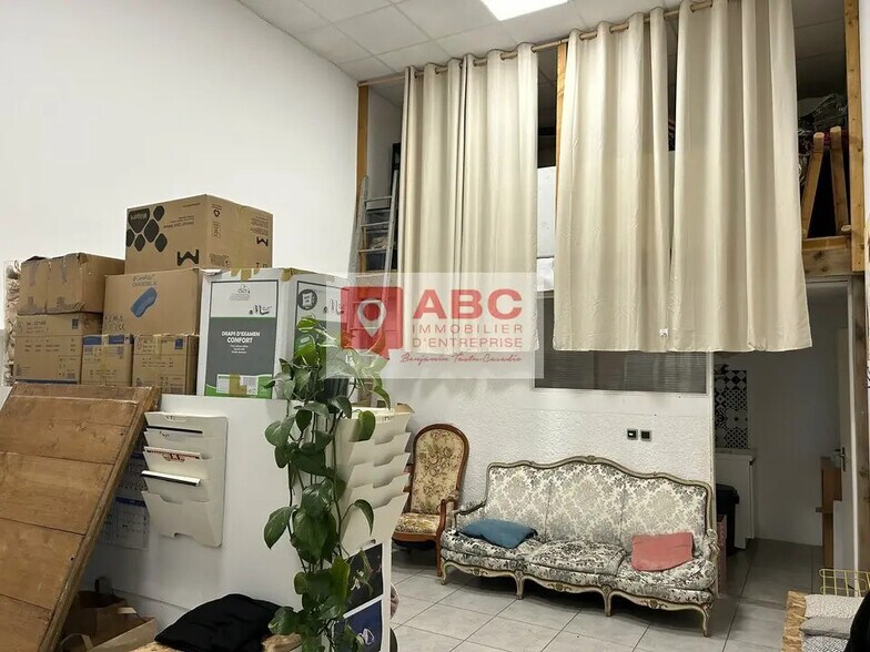 Local commercial dans Le Crès à louer - Photo intérieure – Image 2 sur 4