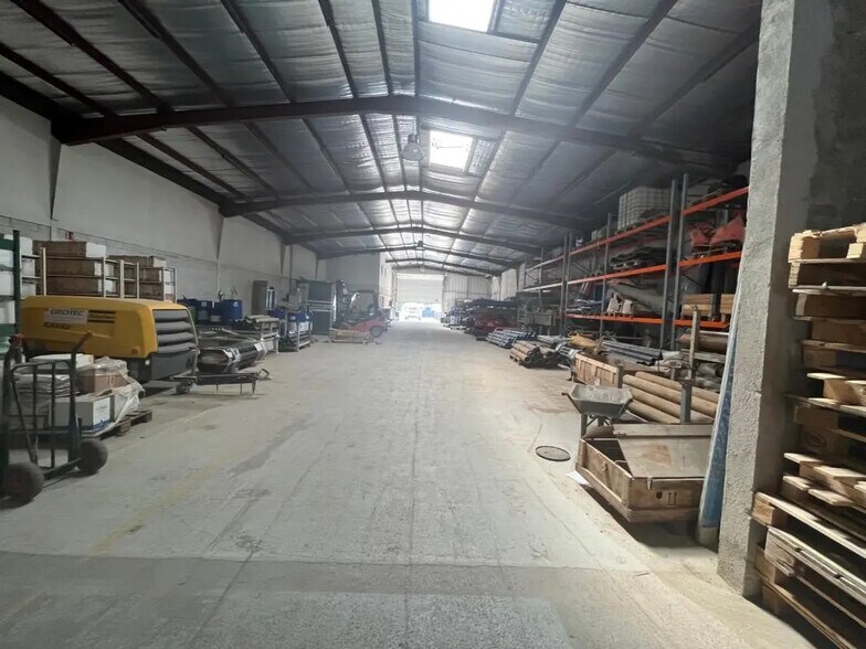 Local d’activités dans Vitrolles à louer - Photo intérieure – Image 1 sur 6