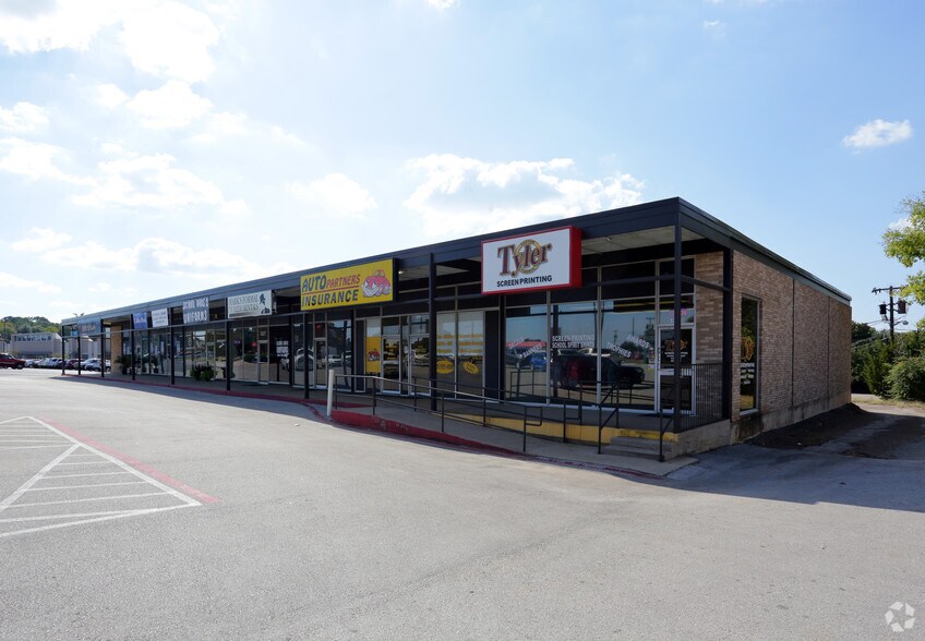1321-1333 S Beckham Ave, Tyler, TX à louer - Photo de l’immeuble – Image 2 sur 2