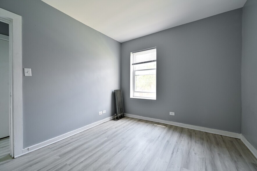 348 W 74th St, Chicago, IL à vendre - Photo intérieure – Image 3 sur 8