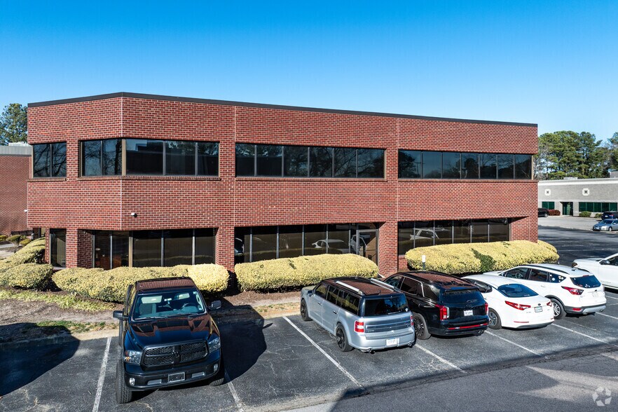 760 Lynnhaven Pky, Virginia Beach, VA à louer - Photo de l’immeuble – Image 3 sur 4