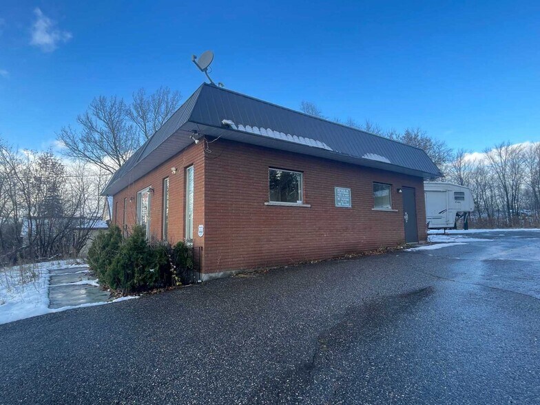 1476 Bancroft Dr, Sudbury, ON à vendre - Photo de l’immeuble – Image 3 sur 17