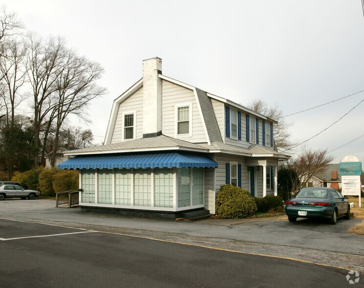 710 Laurens Rd, Greenville, SC à vendre - Photo de l’immeuble – Image 3 sur 35