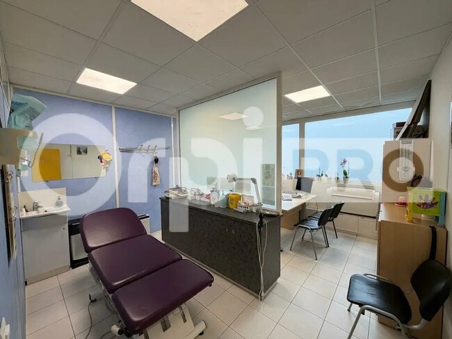 Plus de détails pour Local commercial à vendre