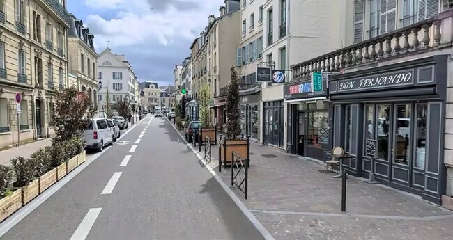 Plus de détails pour Local commercial à louer