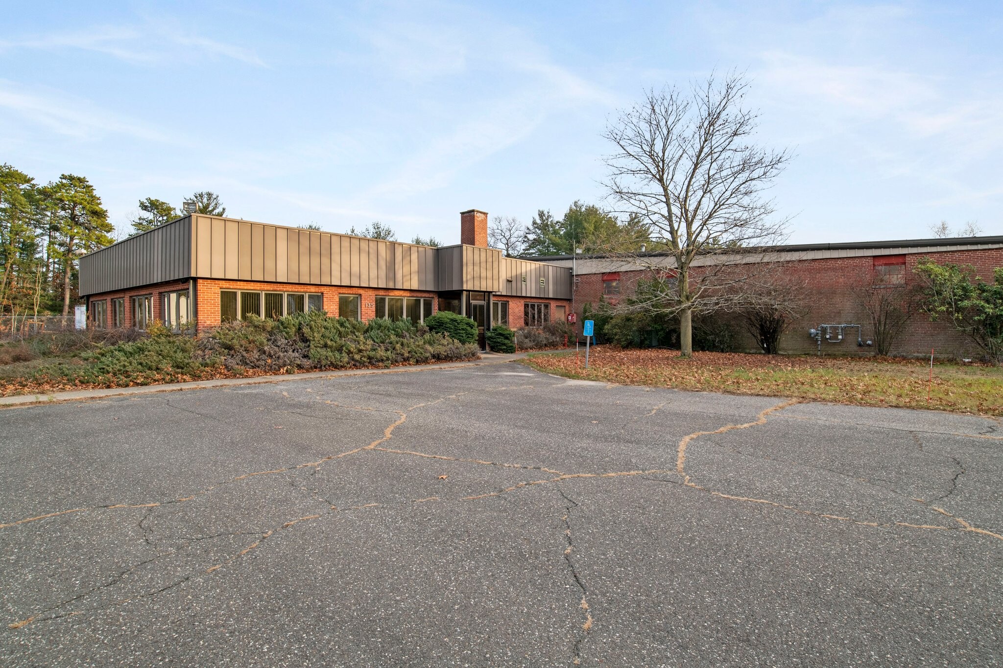 135 Apremont Way, Westfield, MA à vendre Photo principale– Image 1 sur 16
