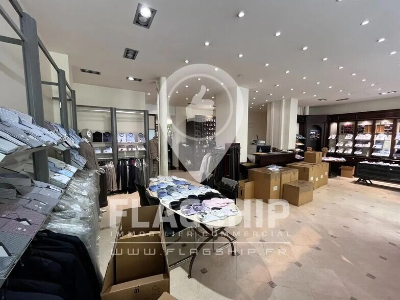 Local commercial dans Paris à louer - Photo de l’immeuble – Image 3 sur 8