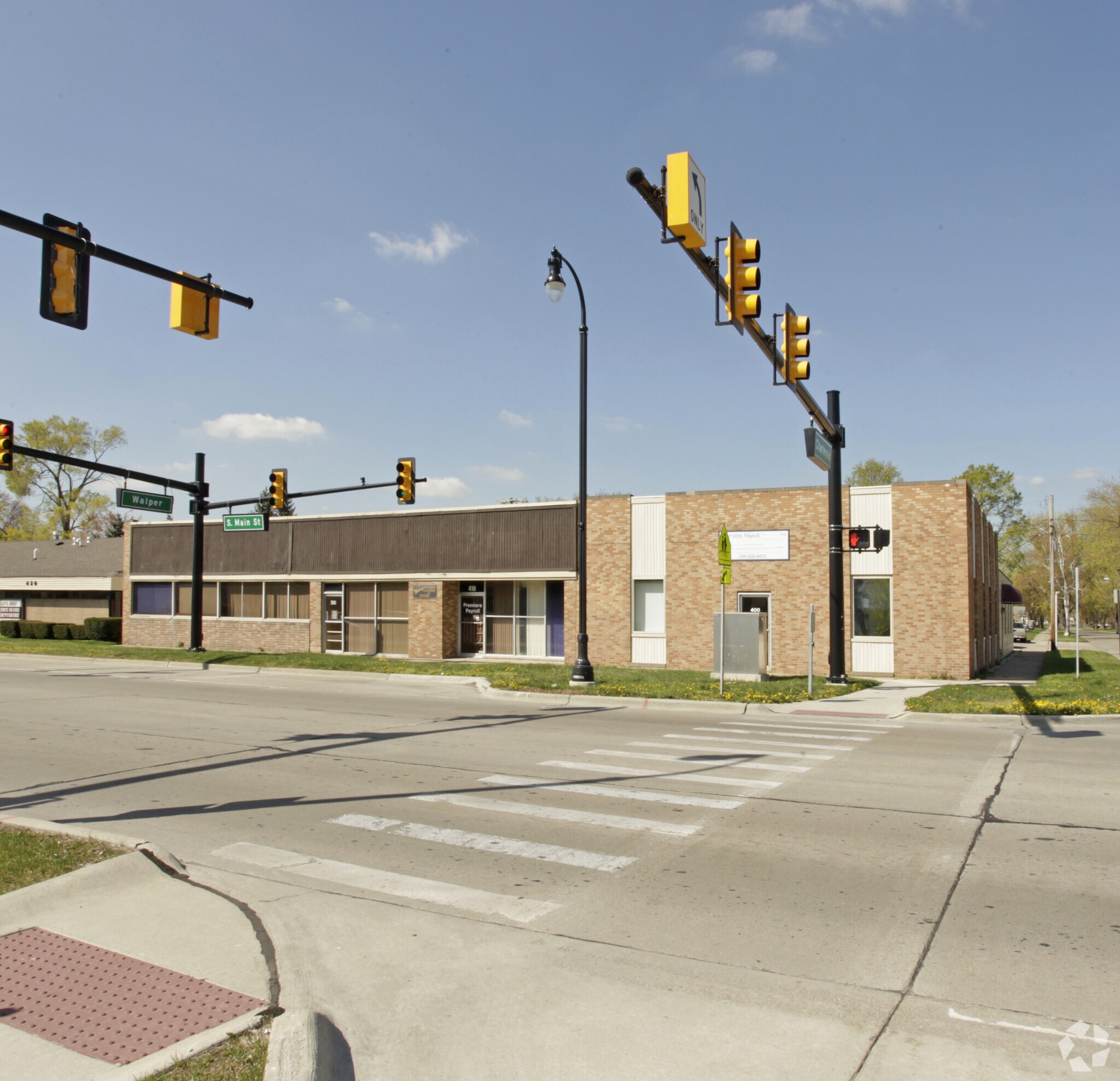 400-420 S Main St, Clawson, MI à louer Photo principale– Image 1 sur 6