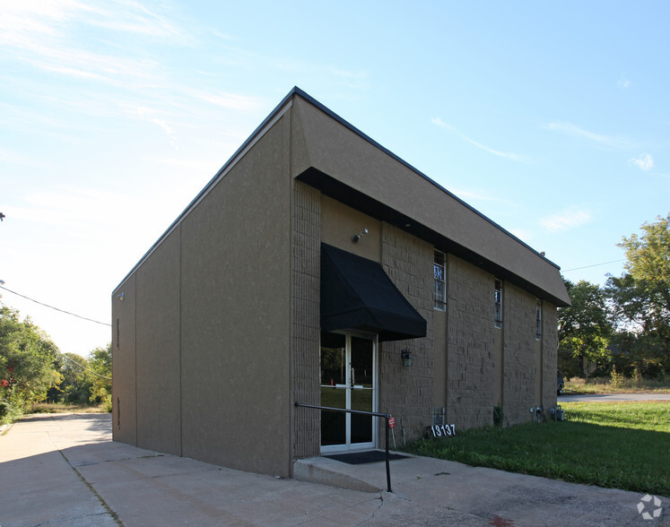 13137 Wornall Rd, Kansas City, MO à vendre - Photo de l’immeuble – Image 3 sur 12