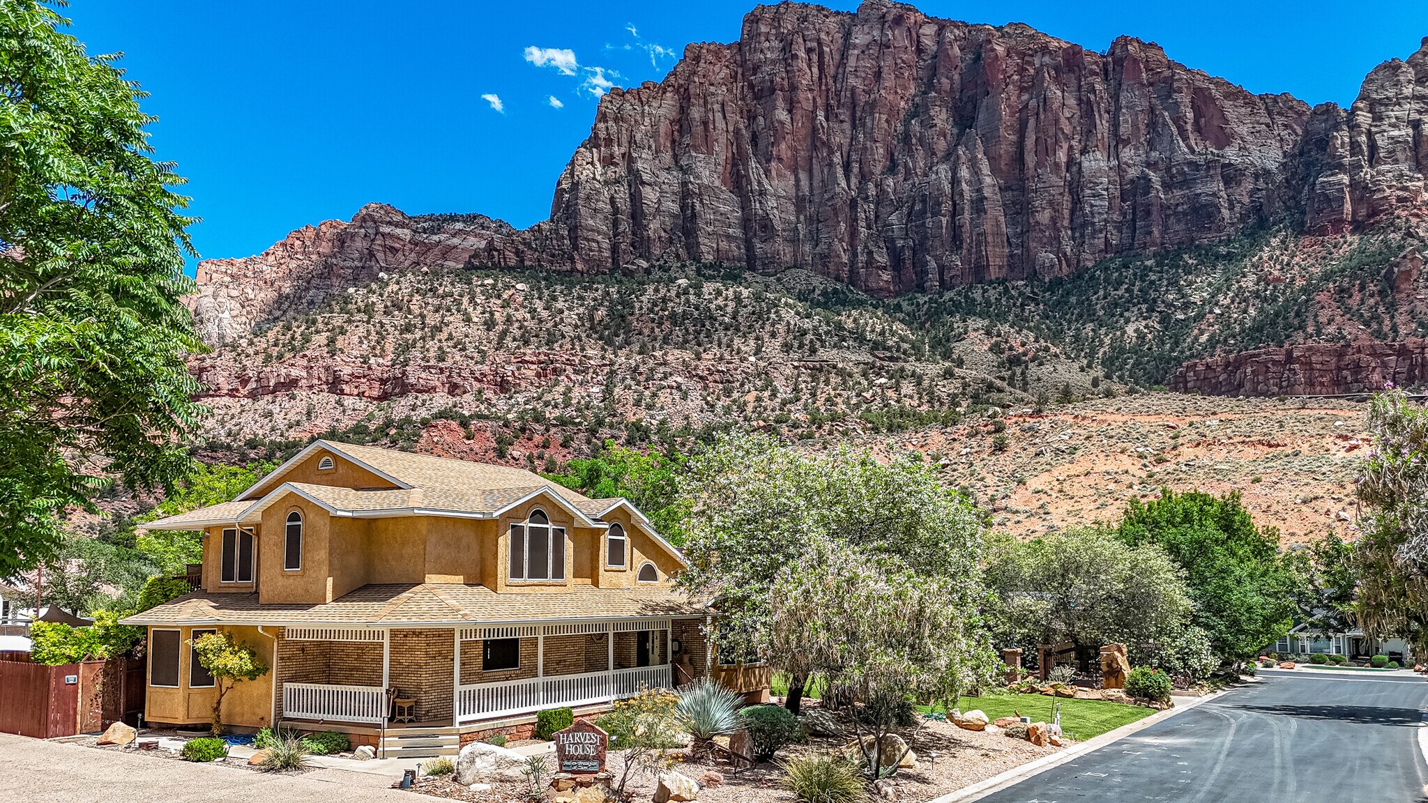 29 Canyon View Dr, Springdale, UT à vendre Photo de l’immeuble– Image 1 sur 66