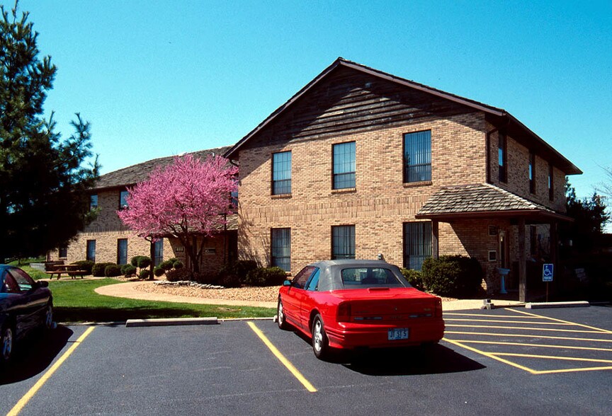 8 Eagle Center, O'Fallon, IL à louer - Photo de l’immeuble – Image 1 sur 4