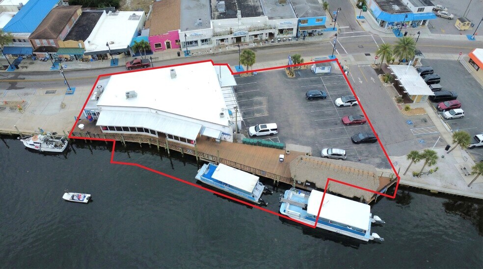 776 Dodecanese Blvd, Tarpon Springs, FL à vendre - Photo principale – Image 1 sur 44