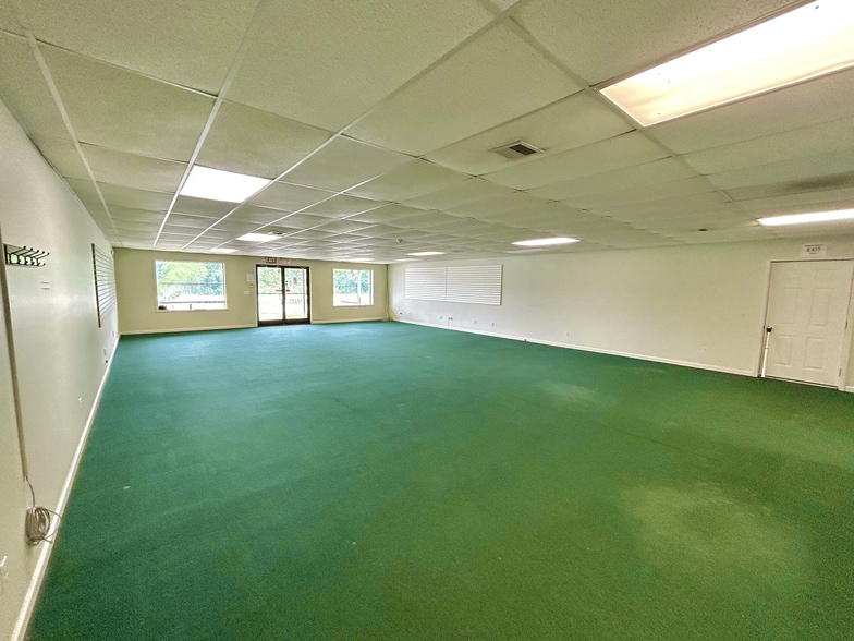 1370 S Dixie St, Horse Cave, KY à vendre - Hall d’entrée – Image 2 sur 6