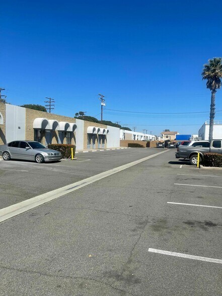 6900 Knott Ave, Buena Park, CA à louer - Photo de l’immeuble – Image 3 sur 5