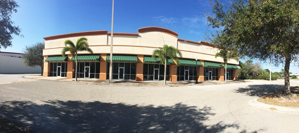 10169 Tamiami Trl, Punta Gorda, FL à louer - Photo de l’immeuble – Image 3 sur 26