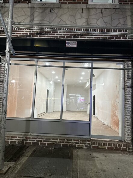12516 Jamaica Ave, Richmond Hill, NY à louer - Photo de l’immeuble – Image 2 sur 4