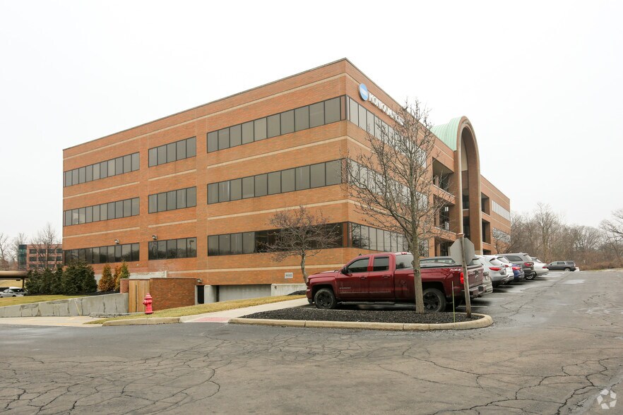9150 South Hills Blvd, Broadview Heights, OH à vendre - Photo principale – Image 1 sur 3