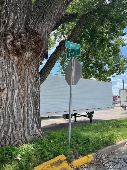 SWC E 15th Ave, North Kansas City, MO à louer - Photo principale – Image 1 sur 5