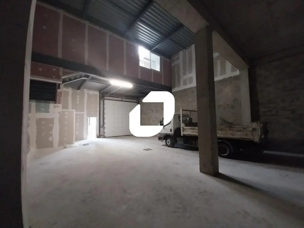 Local d’activités dans Montfermeil à louer Photo de l’immeuble– Image 1 sur 14