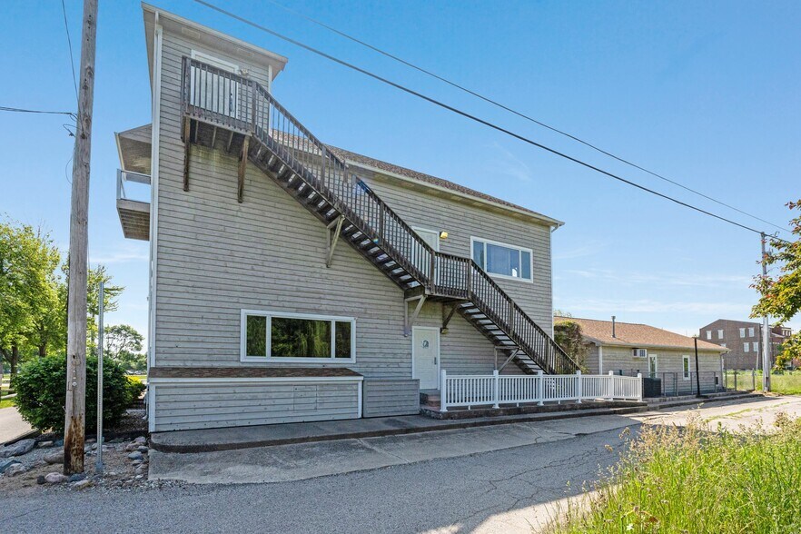 347 N Buffalo St, Warsaw, IN à vendre - Photo de l’immeuble – Image 2 sur 43